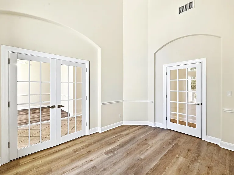 201 Varco Dr — Photo 15