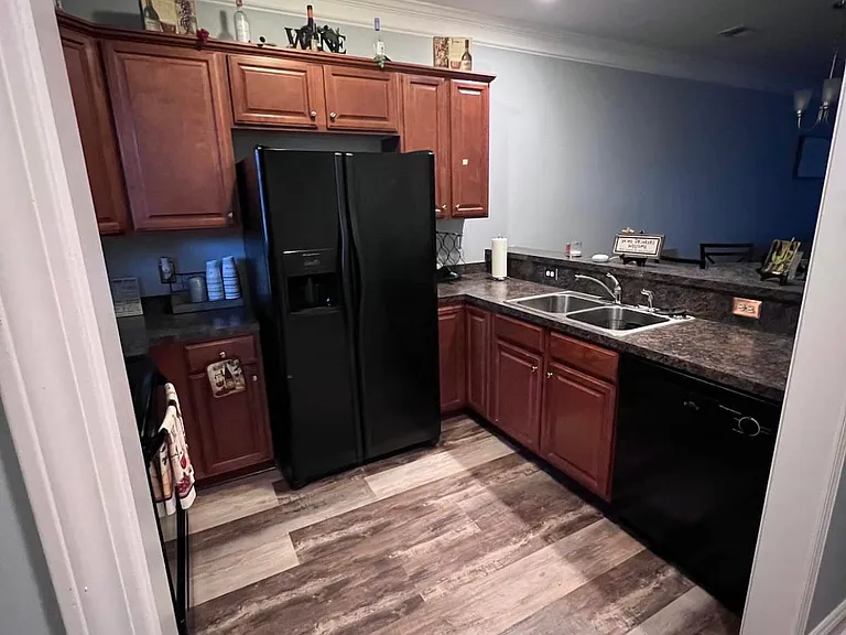 741 Garden Forest Rd — Photo 2