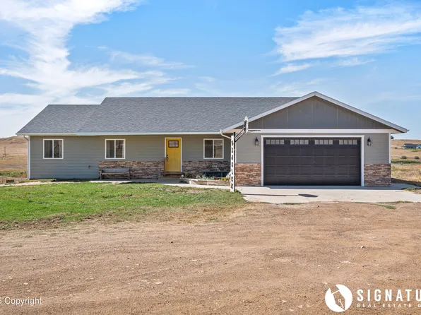27 Robinson Rd, Moorcroft, WY 82721