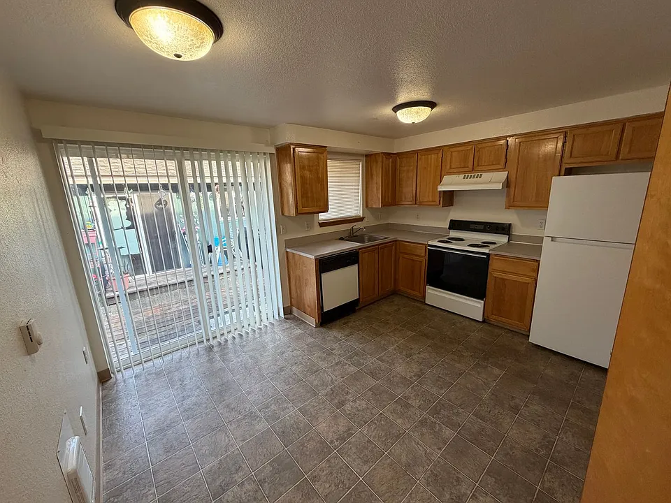 622-658 NE 16th Ave #&-1605-1611