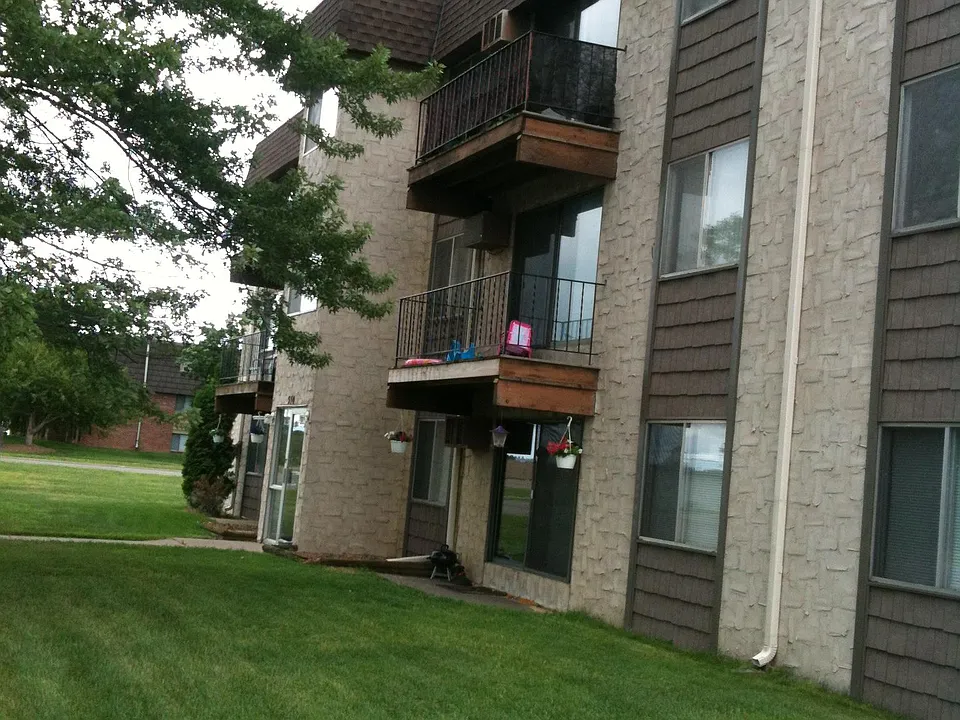 480 Fern St #302