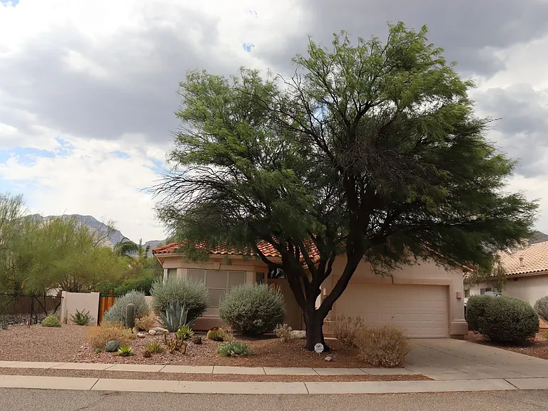 7613 E Via Los Arbustos — Photo 2