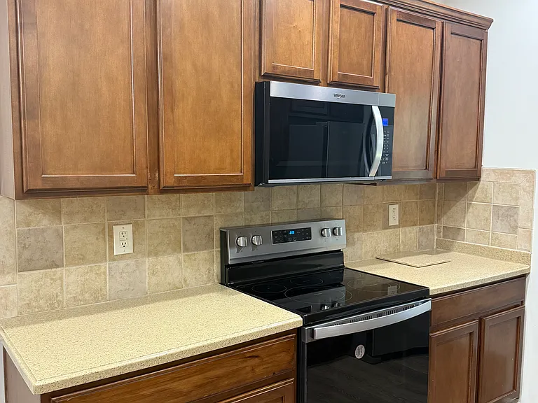245 Linden Park Ln — Photo 11