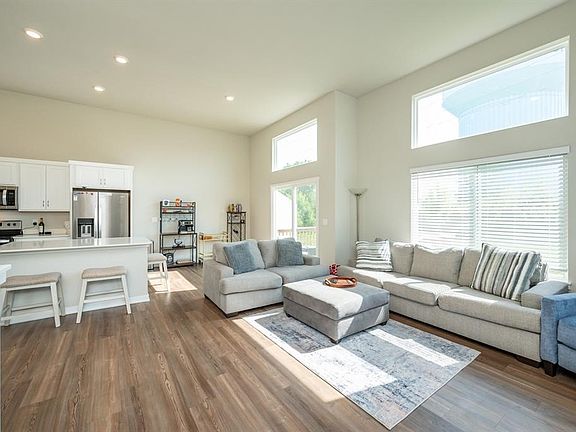 5th image of 9656 Heightsview Dr