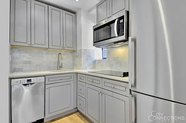 Rented by City Connections Realty | media 11