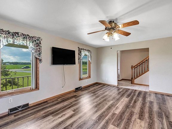 Spacious living room