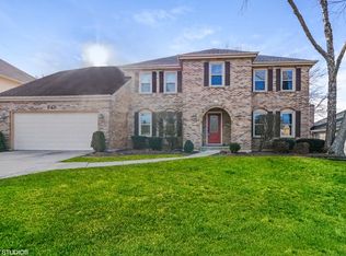 648 Chippewa Dr, Naperville, IL 60563