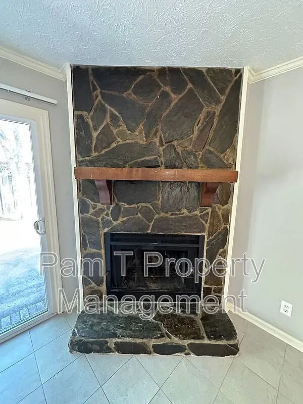 2 bed, 2.0 bath, 1130 sqft, $1,595 — Photo 4