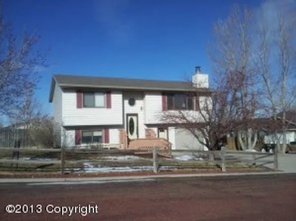 2713 Needle Ct, Gillette, WY 82718