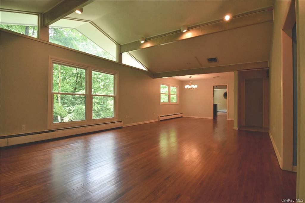 4 Grey Beech Ln Pomona Ny 10970 Zillow
