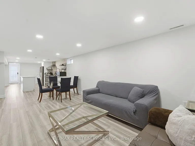 1305 Consort Cres #BASEMENT — Photo 6