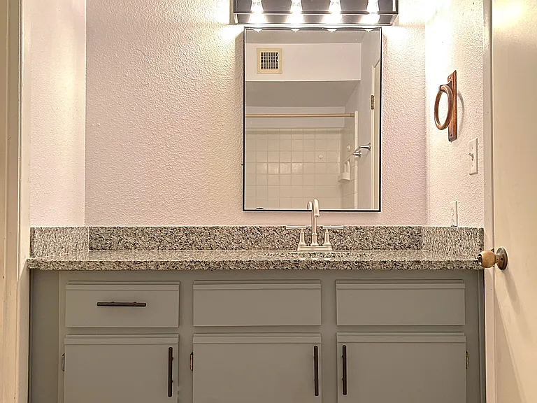 2351 W Emelita Ave — Photo 10