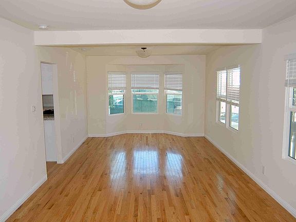 Living room and Dinning room/Flex Space