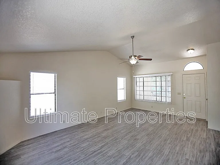 4645 N 99th Dr — Photo 2