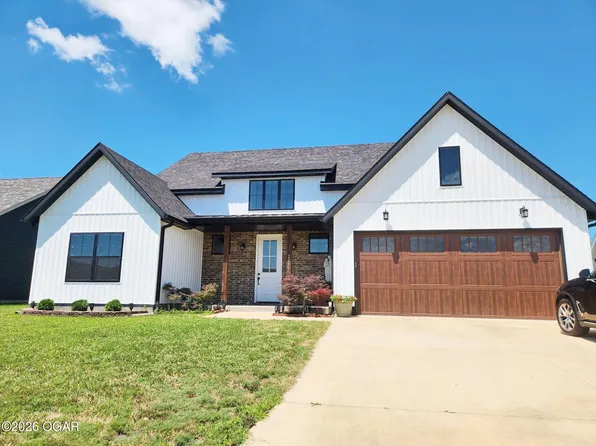 2215 Bennett Wilson Dr, Carthage, MO 64836