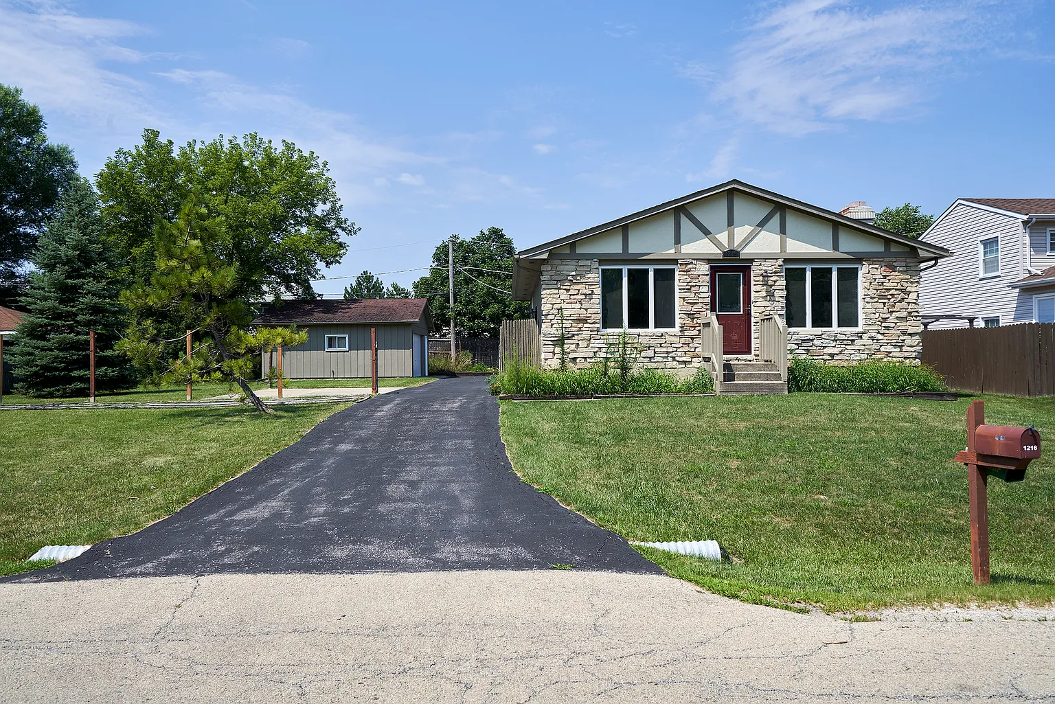 1216 Villa Vista Dr photo 1
