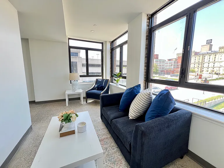 Historic 10th Street Residences — Photo 9