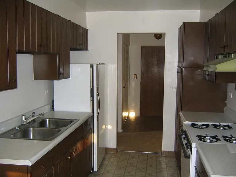 1301 S Finley Rd #307 — Photo 6