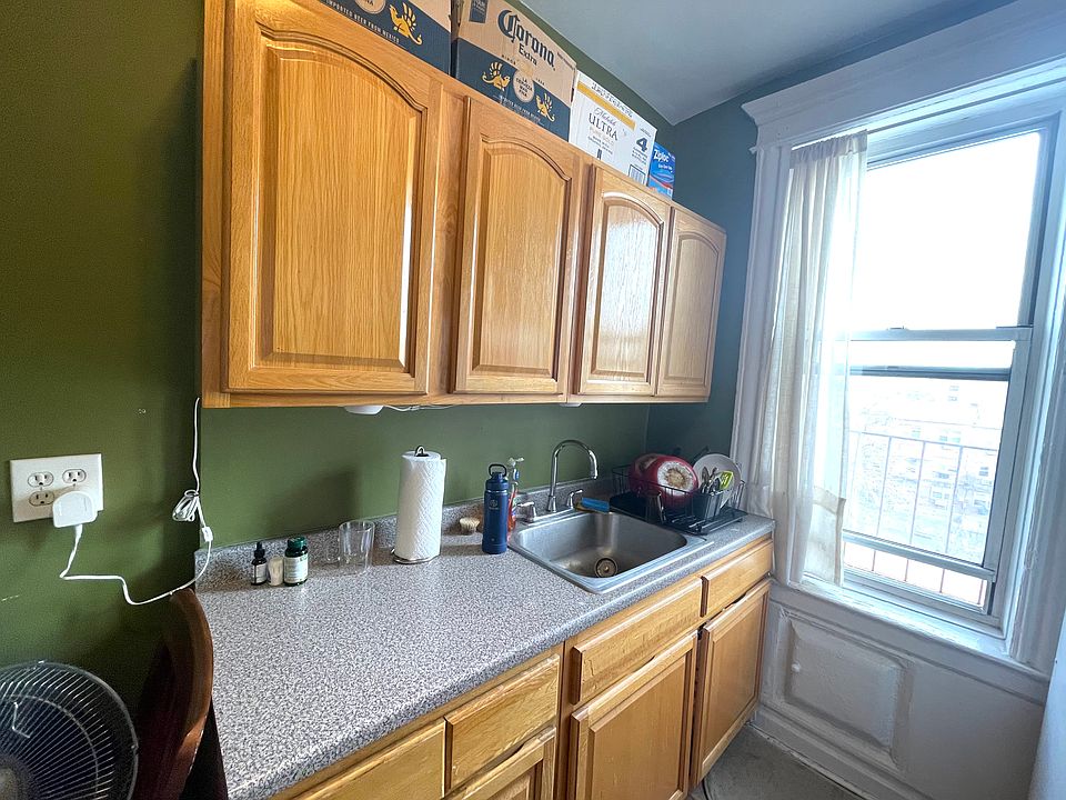 1st image of 25-45 18th St #2R