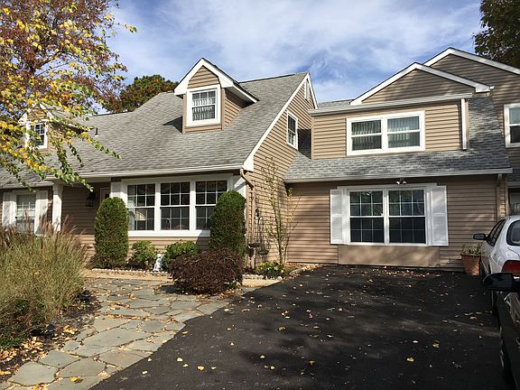 2nd image of 301 Shoshone Ct