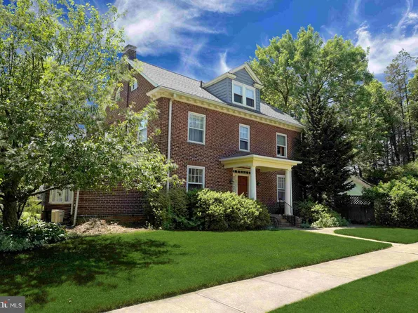 121 Kensington Ave, Trenton, NJ 08618
