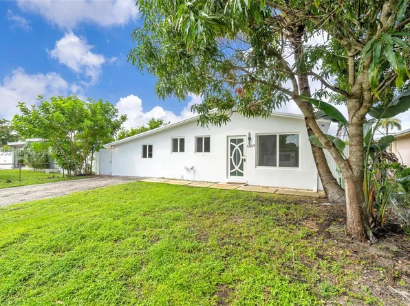 6609 SW 1st Ct, Pembroke Pines, FL 33023