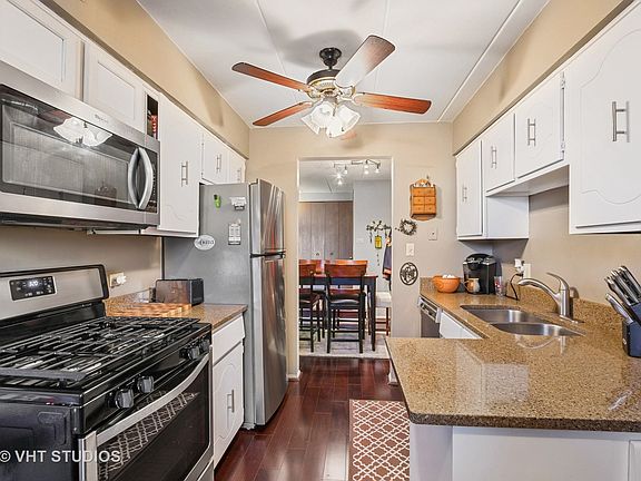 4th image of 13935 S Laramie Ave #212