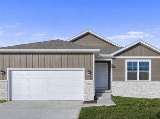 18515 Mary St, Elkhorn, NE 68022