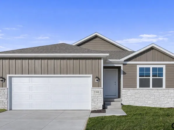 18515 Mary St, Elkhorn, NE 68022