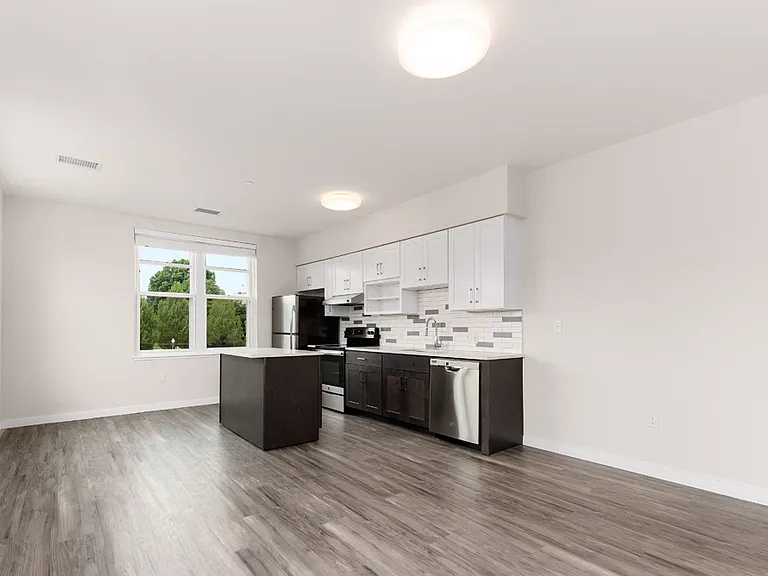 Station Row Apartments — Photo 18