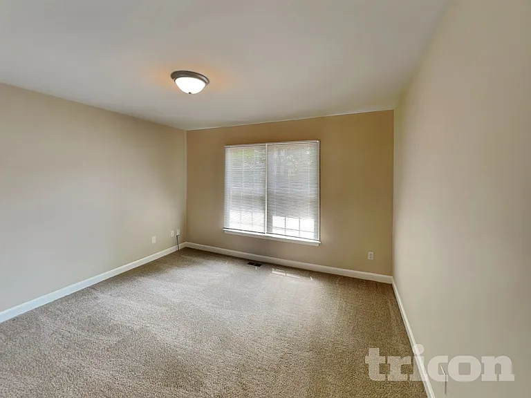 618 Tillman Ct — Photo 12
