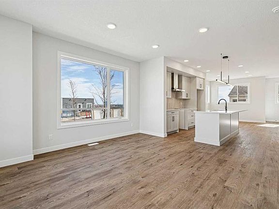 4th image of 9 N Treeline Ave SW