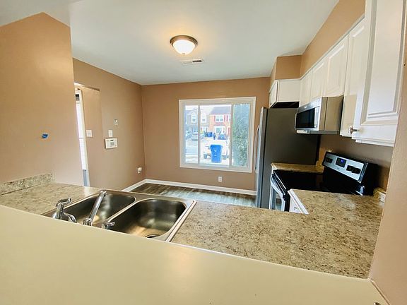 5th image of 1561 Jameson Dr
