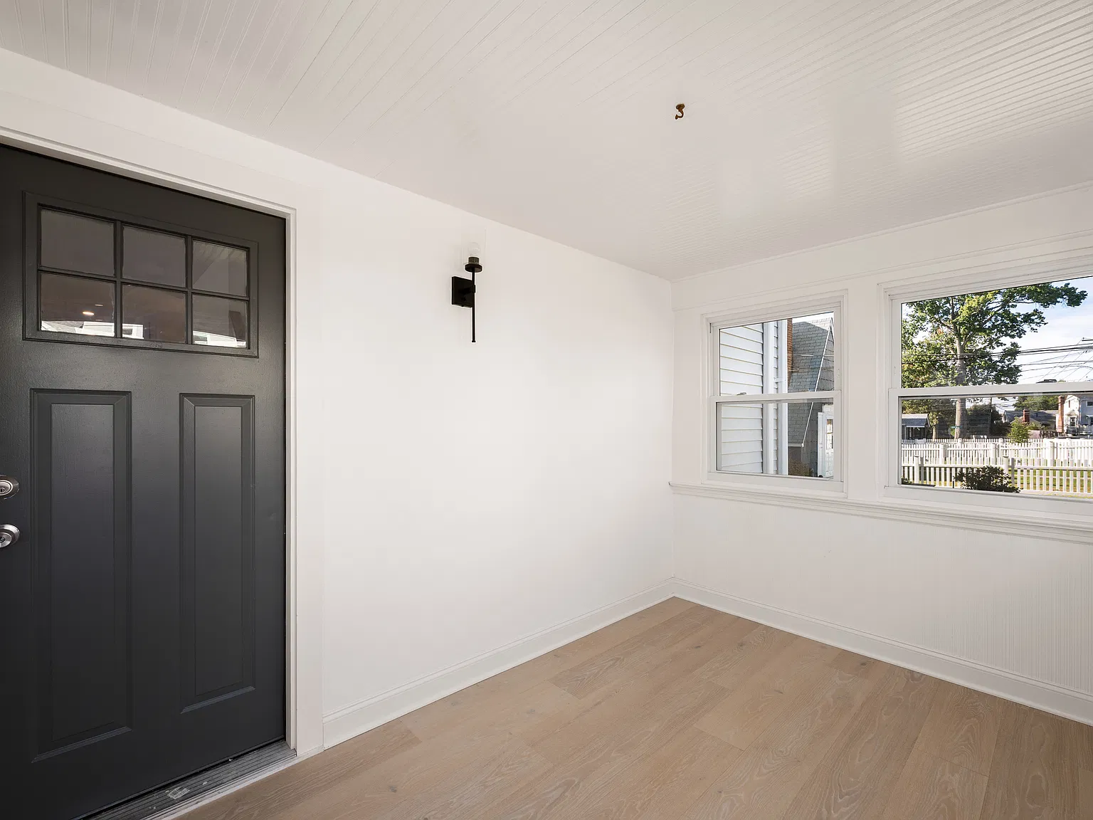 5 bed, 2000 sqft, $3,750 — Photo 4