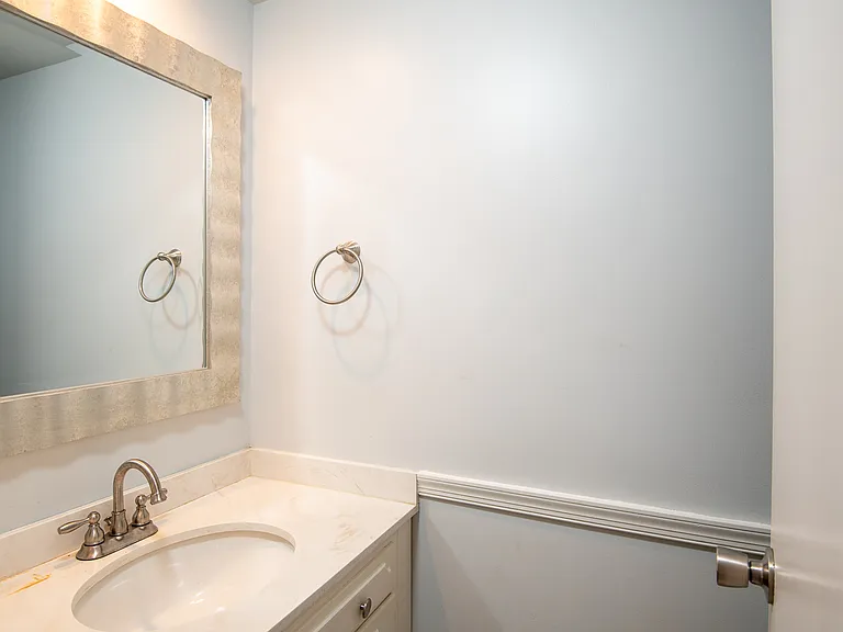 3202 Adams Ct — Photo 9