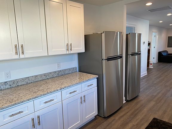 5th image of 719 Crabb Ave #5