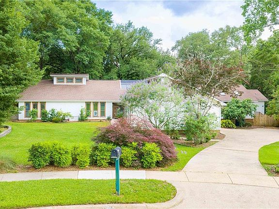 4th image of 1620 Woodridge Ct