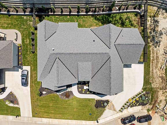 2nd image of 5805 Hickory Ct