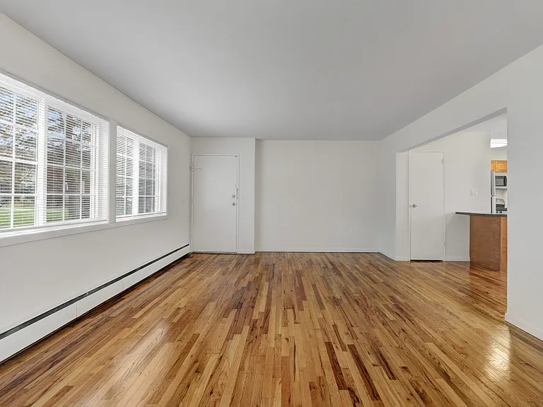 Eastgate Apartments — Photo 12
