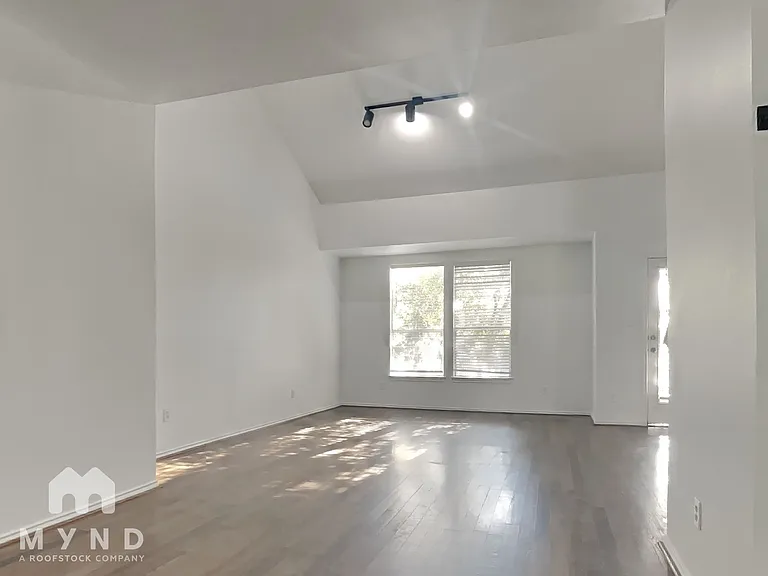 1210 Palmer St — Photo 5