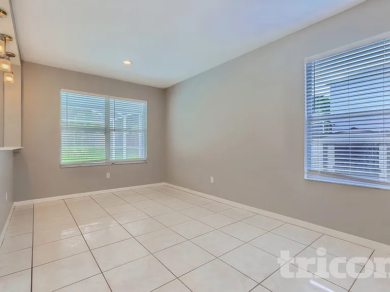 1627 Mosaic Forest Dr — Photo 12