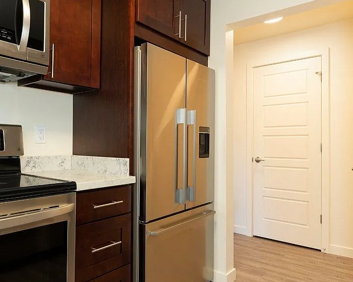 Luke Apartments — Photo 12