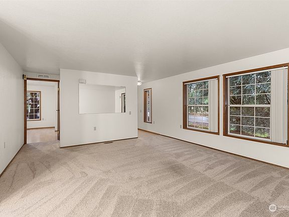 5th image of 1209 Searle Drive