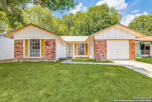 827 Spring Park Photo 1
