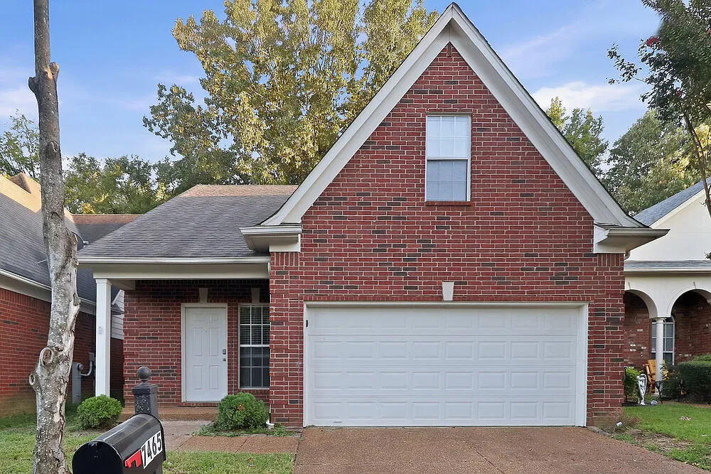 3 bed, 2.5 bath, 1644 sqft, $1,785 — Photo 1