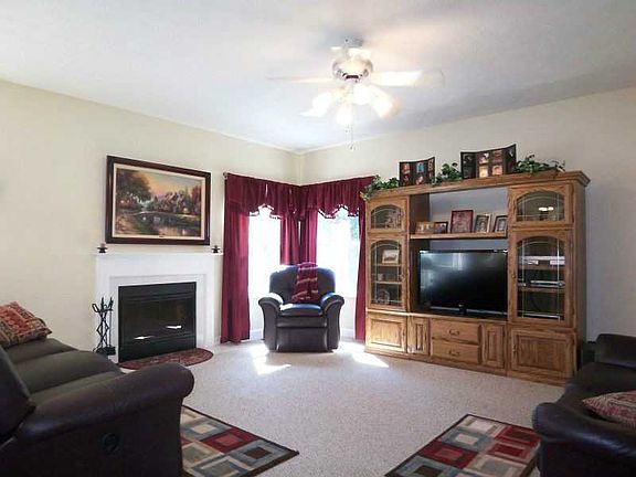5th image of 889 Thornwood Dr