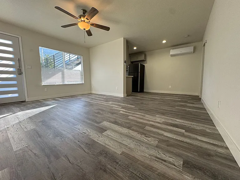 4553 Texas St — Photo 22