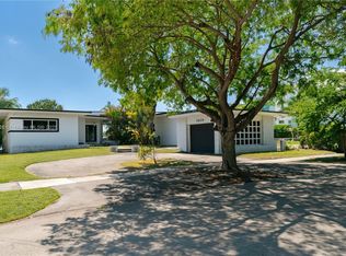 1820 Daytonia Rd, Miami Beach, FL 33141