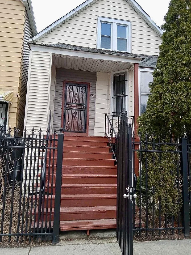 3 bed, 1450 sqft, $2,197 — Photo 1