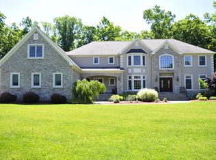 5 Brett Ct, Oak Ridge, NJ 07438